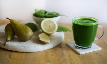 Tasty, Nutrition-Packed Pear and Ginger Juice